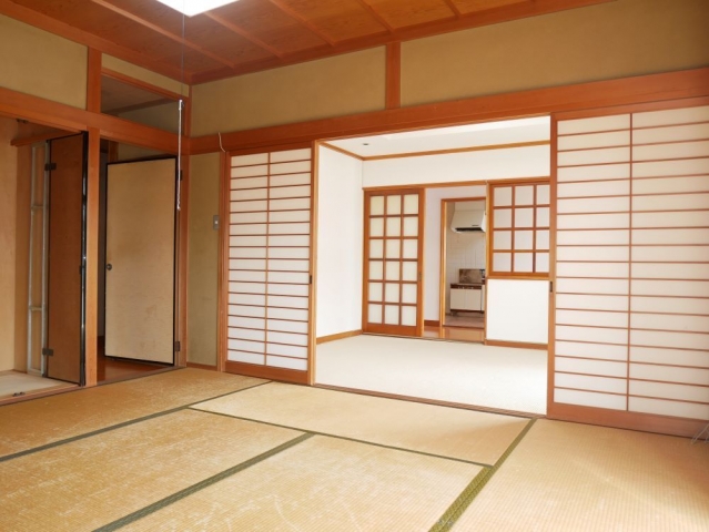 1990s concrete house in Hyogo