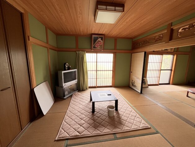 1980s wood house in Ehime