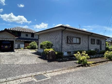 2000s wood house in Nakatsugawa, Satsuma