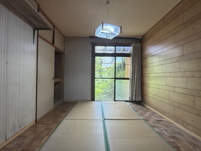 Wood house near the coast in Ei, Minamikyushu
