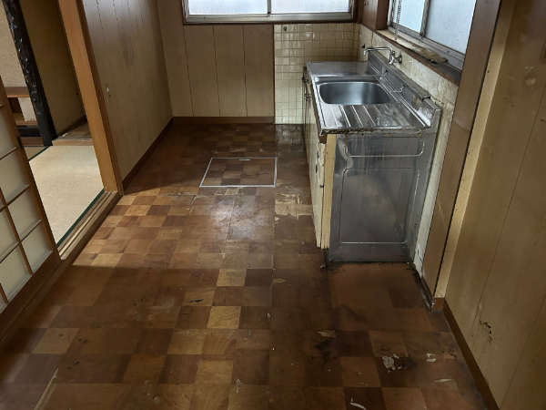 1970s steel-frame house, 10-min walk to station, Wakayama