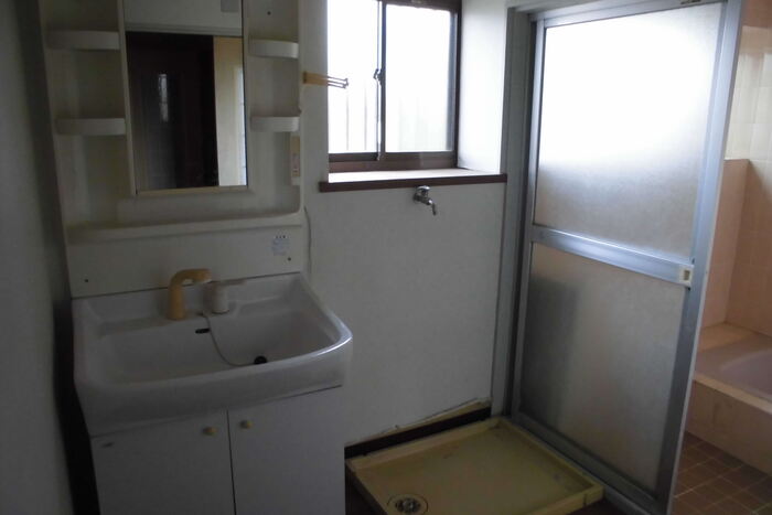 1990s wood house, 3-min walk to station, Kagawa