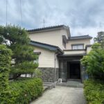Wood house on a large plot in Toyama