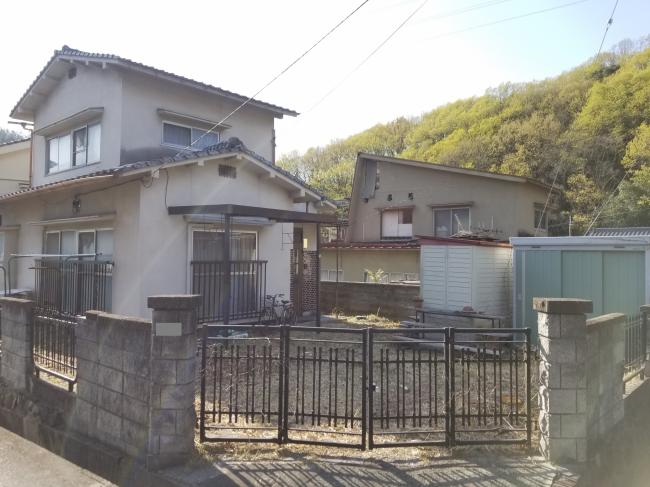 1970s wood house, 17-min walk to station, Okayama