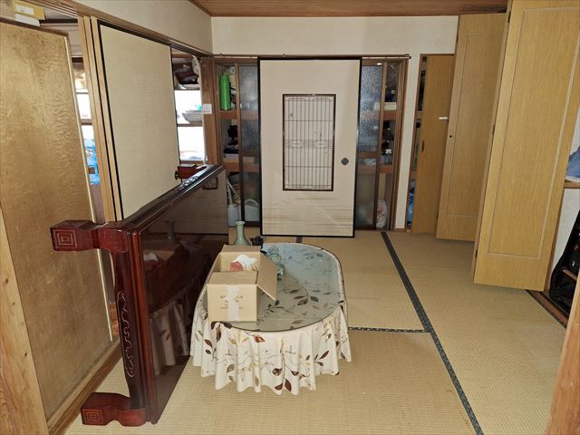 1960s wood house with outbuildings in Yamaguchi