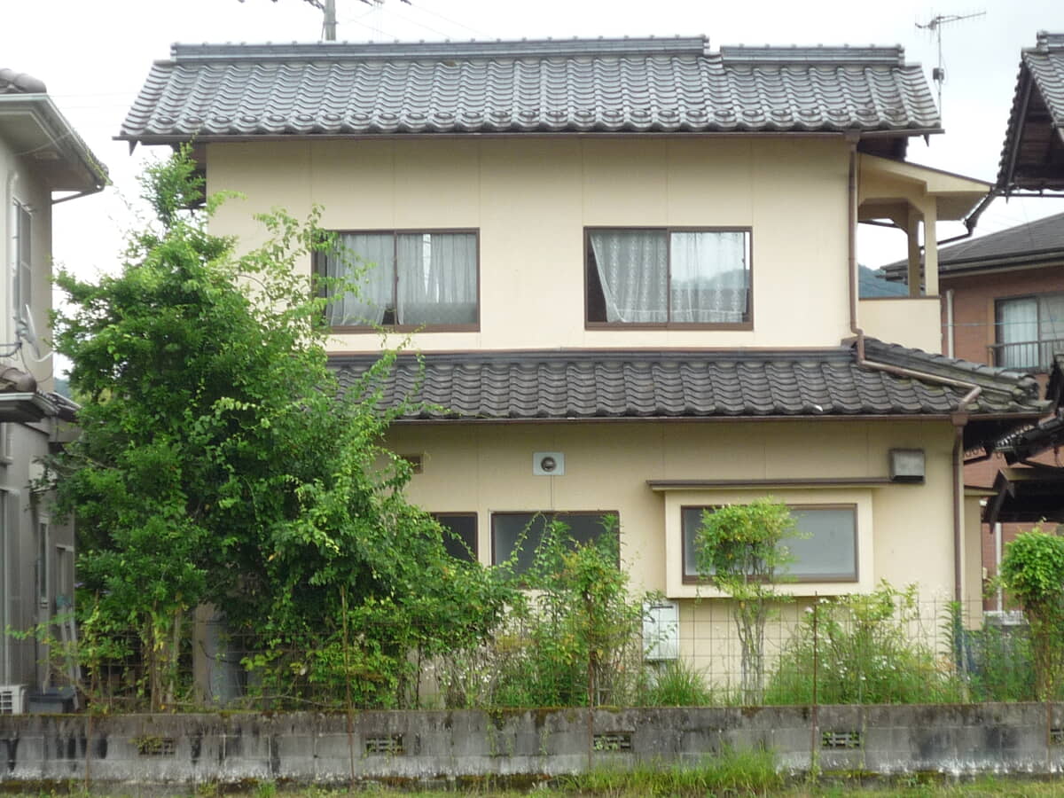 1990s wood house in Hiroshima