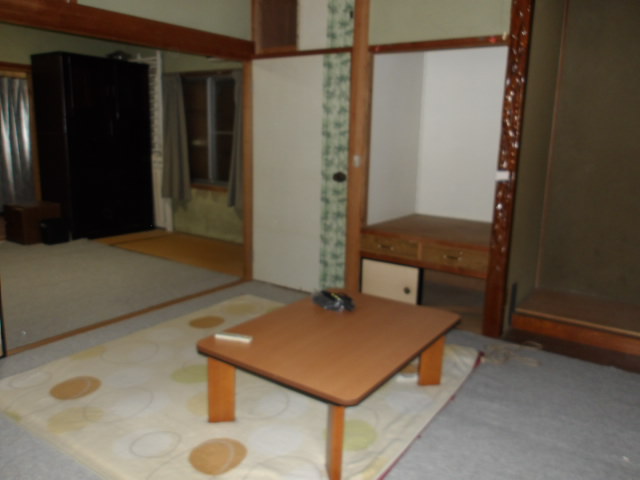 1970s concrete house near the coast in Satsumasendai