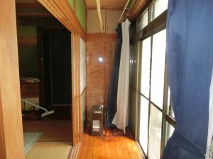 1980s wood house, 2-min walk to station, Kawanishi, Yusui