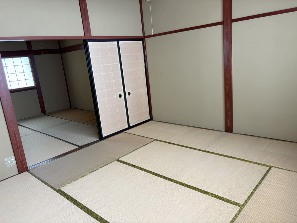 1970s wood house on a large plot in Toyama