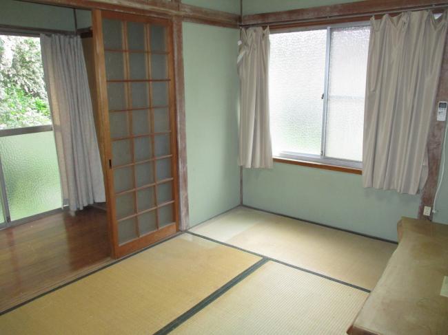 1960s wood house, 17-min walk to station, Okayama