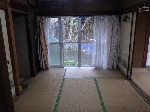 1970s wood house, 12-min walk to station, Nagasaki