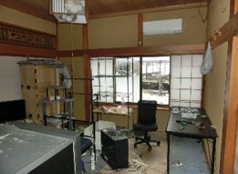 1970s wood house on a large plot in Niigata
