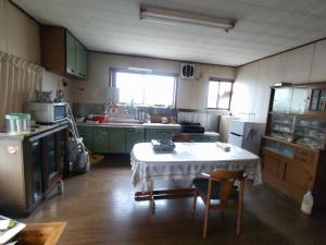 1940s wood house on a large plot in Niigata