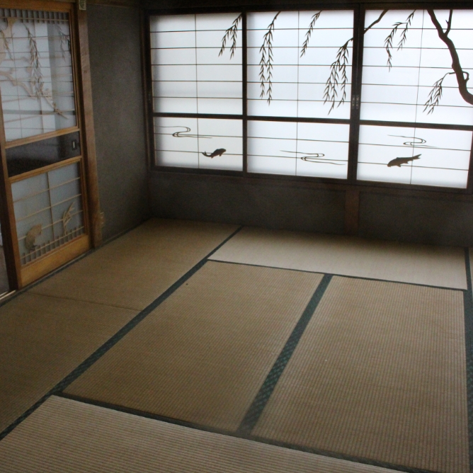 1970s wood house on a large plot in Aomori