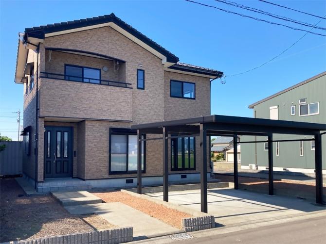 2000s wood house in Fukui