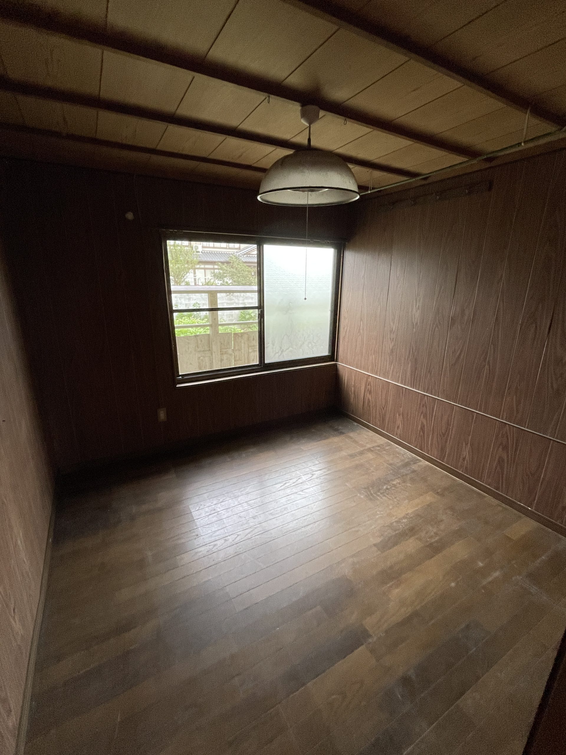 1960s wood house on a large plot in Gifu
