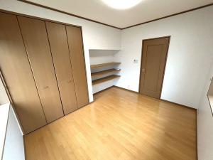 2000s wood house, 11-min walk to station, Fukui
