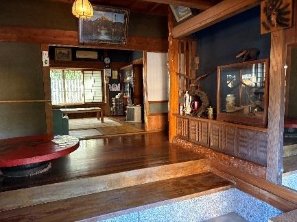 1970s wood house on a large plot in Tashirogawara, Kinko