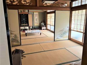 1970s wood house, 3-min walk to station, Shimane