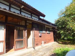 Wood house on a large plot in Niigata