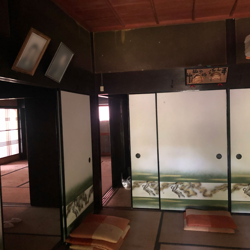 Wood house with storehouses in Miyama, Nantan