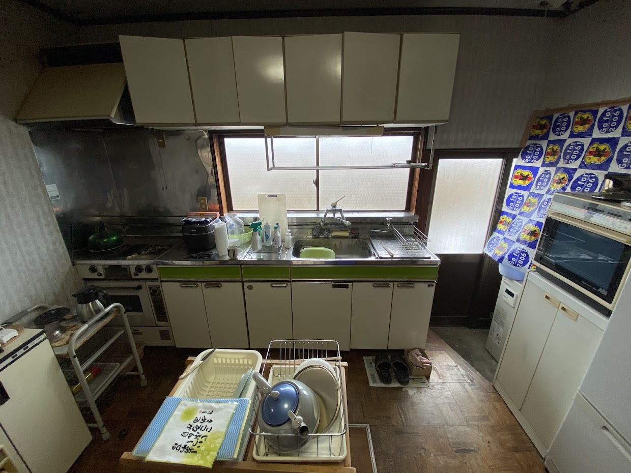 1940s wood house on a large plot in Toyama