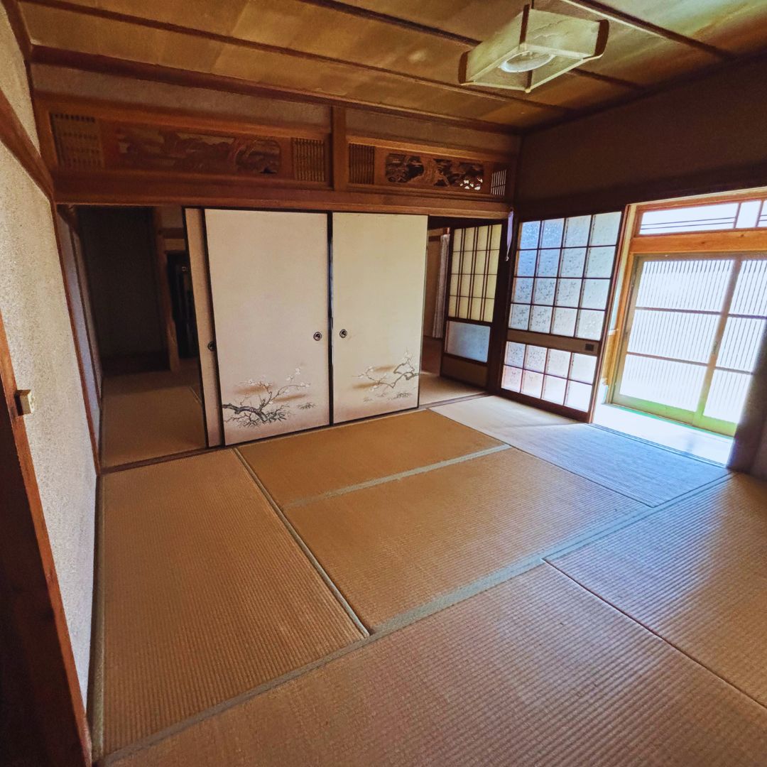 1970s wood house with outbuildings in Miyazaki