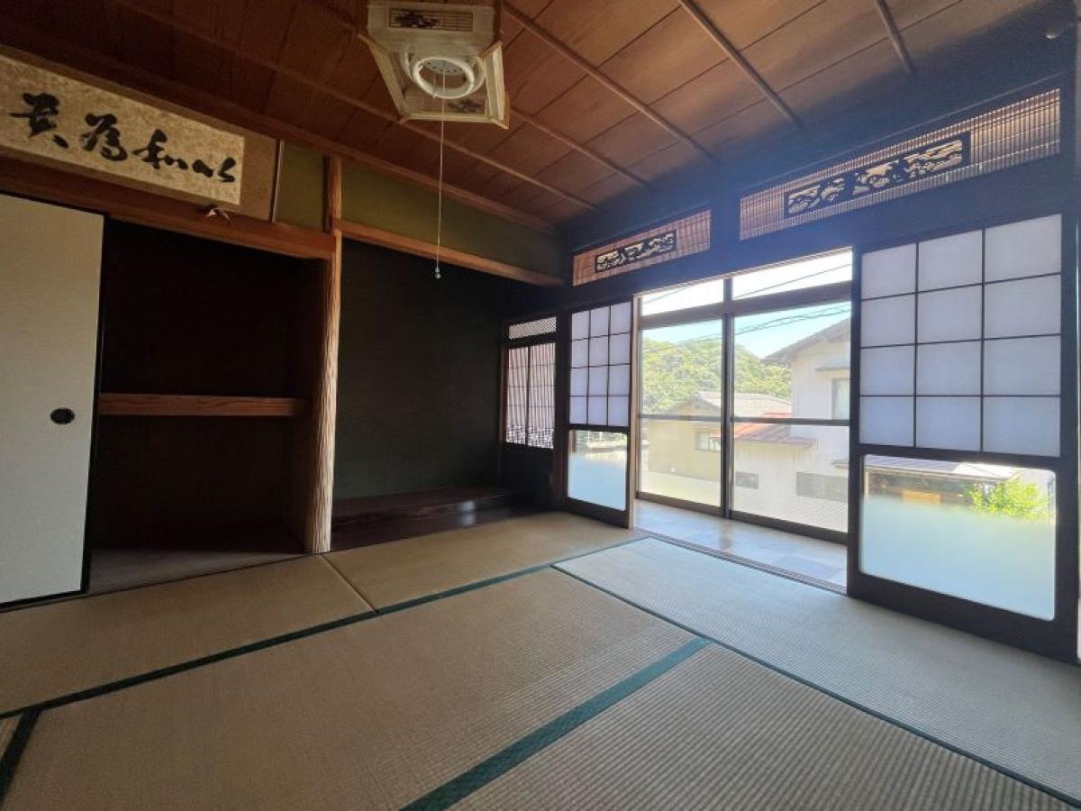 1970s wood house near the coast in Miyazu, Kyoto