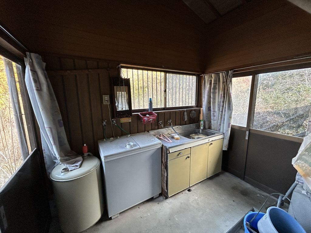 1990s wood house in Mie