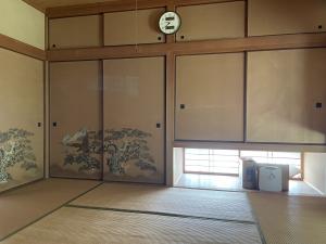 1980s wood house, 3-min walk to station, Kawanishi, Yusui