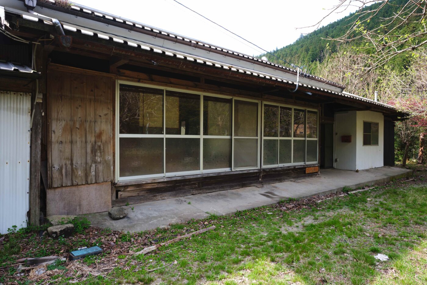 Wood house on a large plot in Matsusaka Kahada