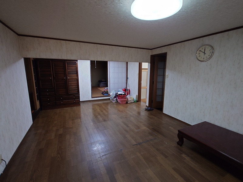 1980s wood house, 2-min walk to station, Tottori