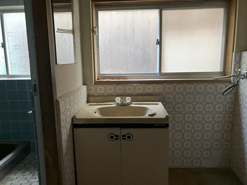 1950s wood house, 1-min walk to station, Tottori