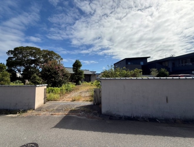 1990s wood house on a large plot in Hyogo