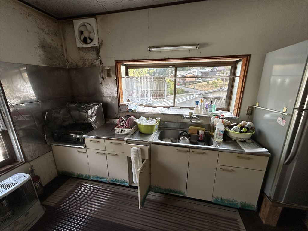 1970s wood house on a large plot in Mie