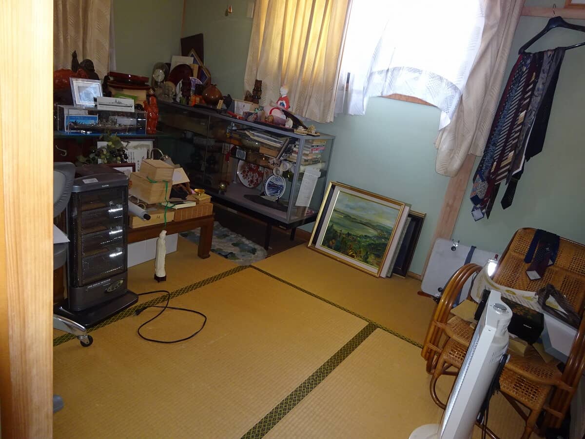 1990s wood house on a large plot in Hiroshima