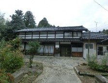 Wood house on a large plot in Niigata