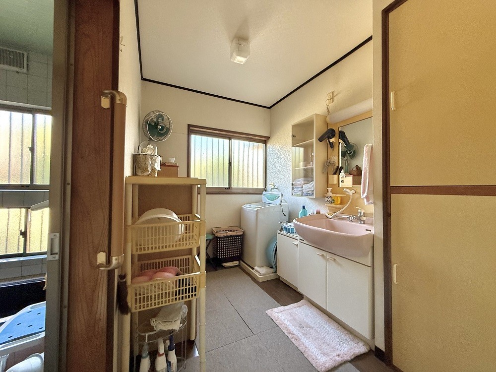 1990s wood house near the coast in Ibusuki, Kagoshima