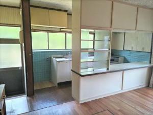 1970s wood house, 8-min walk to station, Shimane
