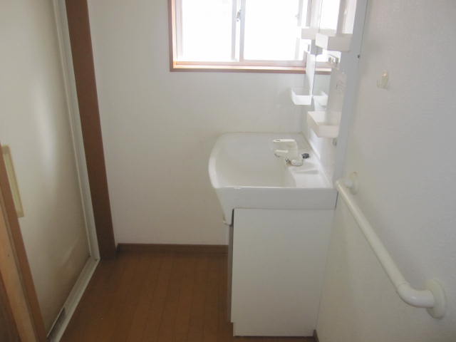 1970s wood house, 1-min walk to station, Gifu