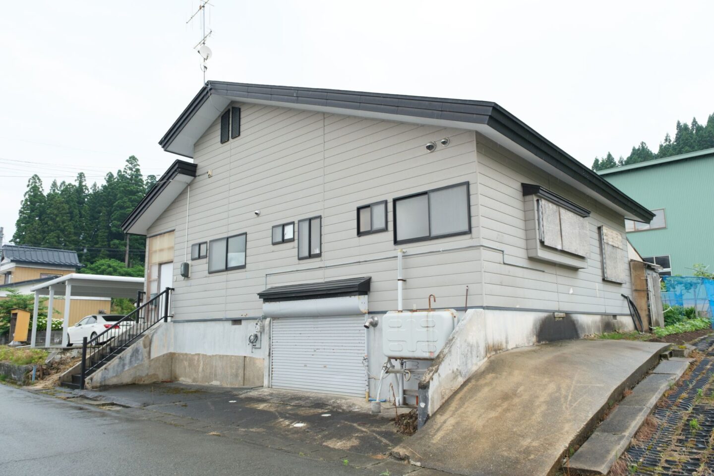 1990s wood house, 14-min walk to station, Yamagata
