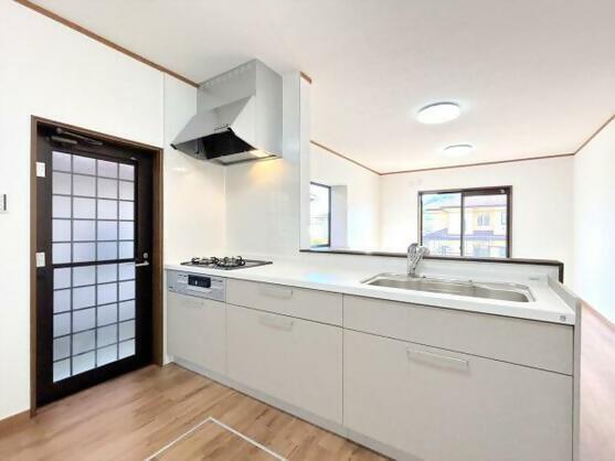 1990s wood house, 7-min walk to station, Kagawa