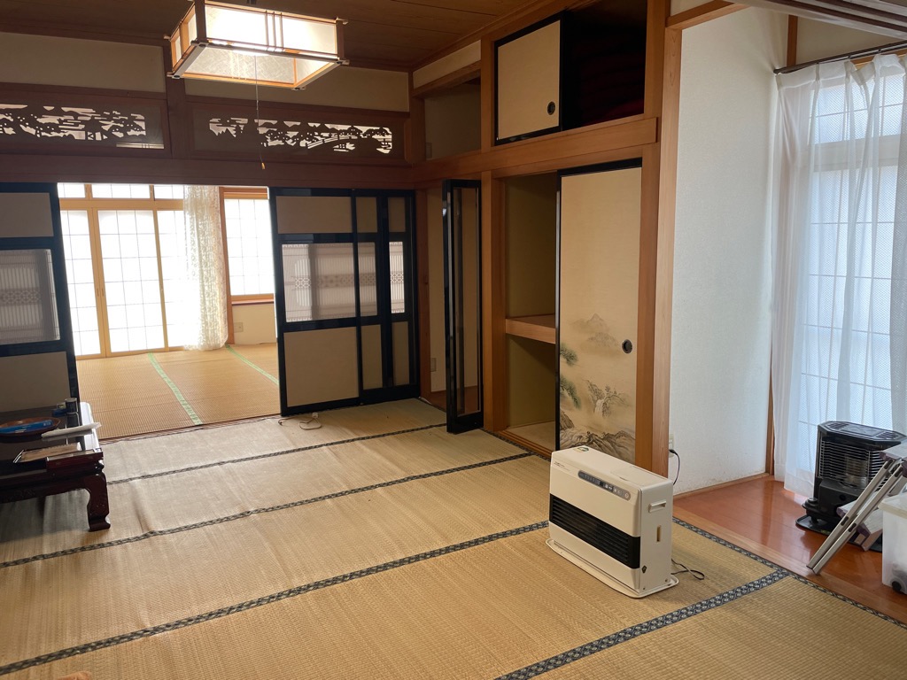 1990s wood house in Akita
