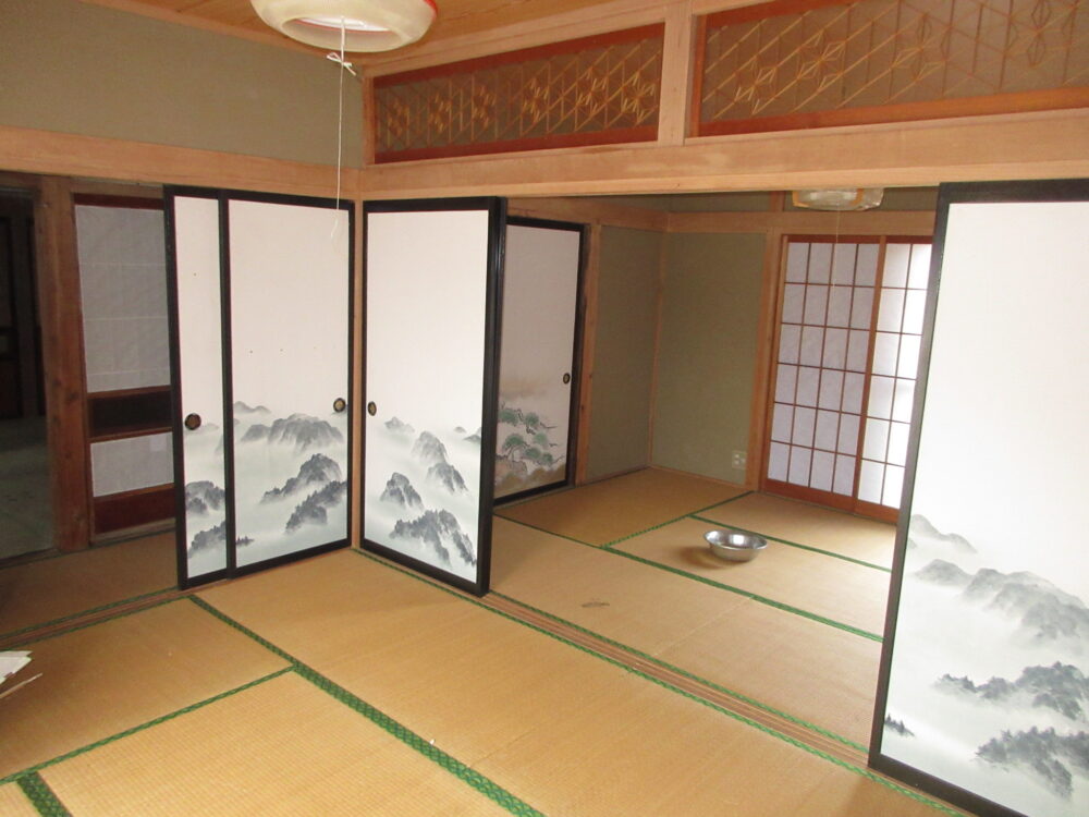 Wood house on a large plot in Iwate