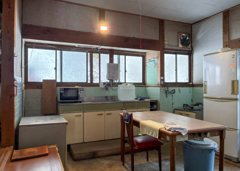 1970s wood house in Matsusaka Kahada