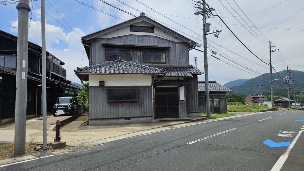 1990s wood house in Tango, Kyotango, farmland, approval needed