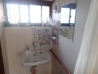 1950s wood house, 16-min walk to station, Oita