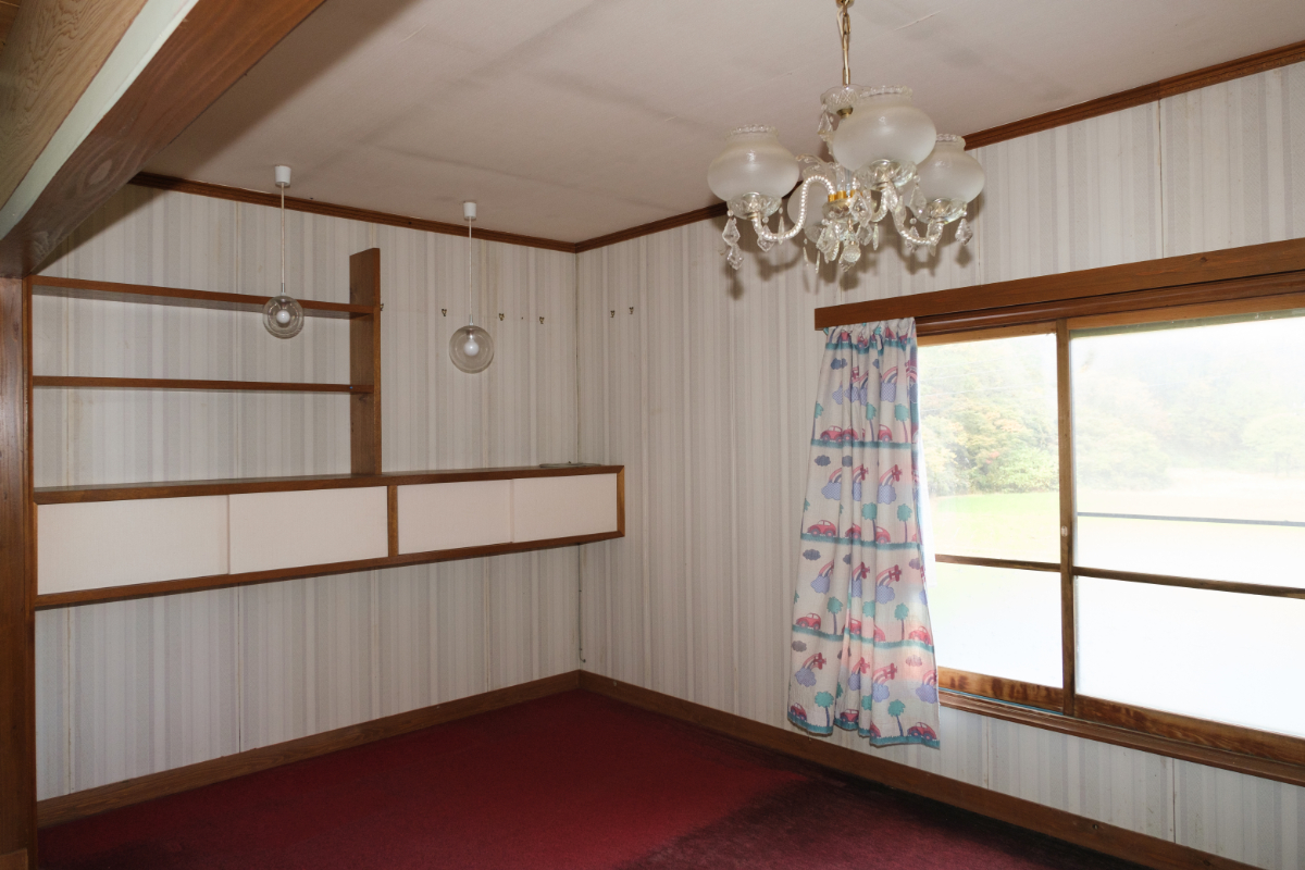 1960s wood house on a large plot in Yamagata
