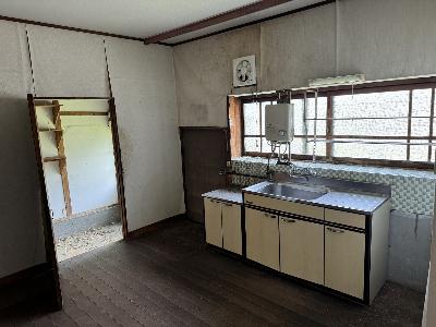 1960s wood house, 14-min walk to station, Hyogo