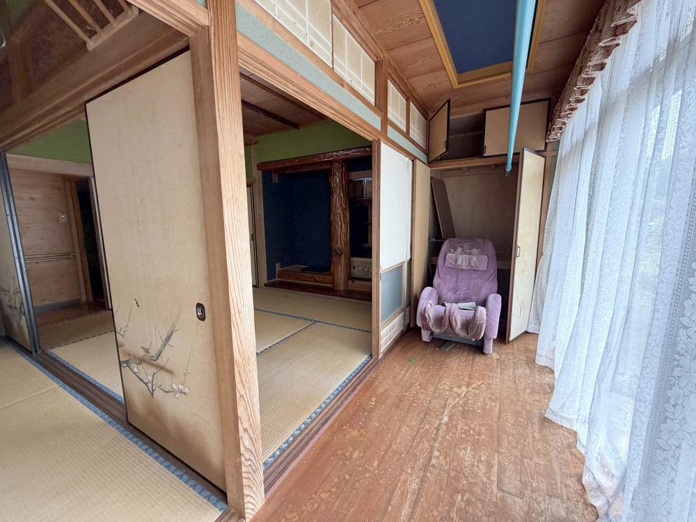 1980s wood house in Kushira, Kanoya, farmland, approval needed